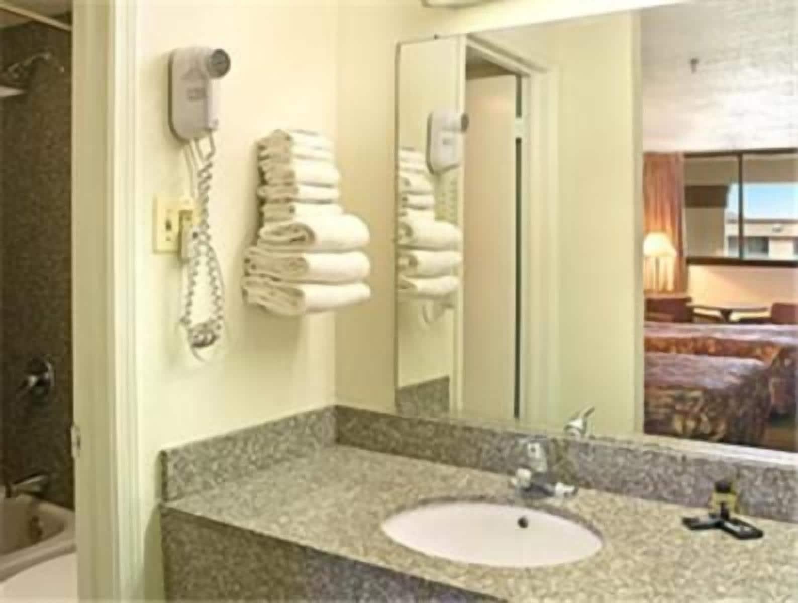 Travelodge By Wyndham New Orleans Harvey Hotel Eksteriør billede